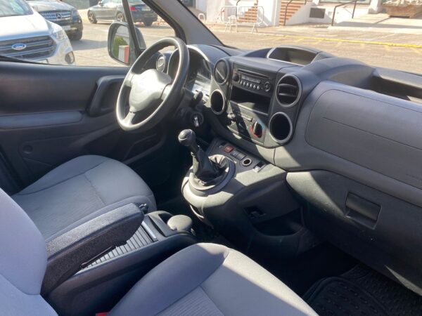 PEUGEOT - Partner Tepee Access 1.6 HDi 92cv Euro 5 - Imagen 9