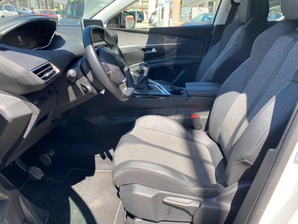 PEUGEOT - 5008 Allure 1.2L PureTech 96kW 130CV SS - Imagen 7