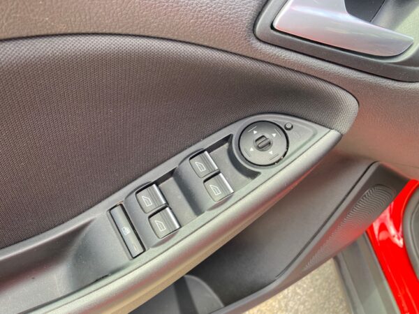FORD - Focus 1.5 TDCi E6 120cv Trend - Imagen 9