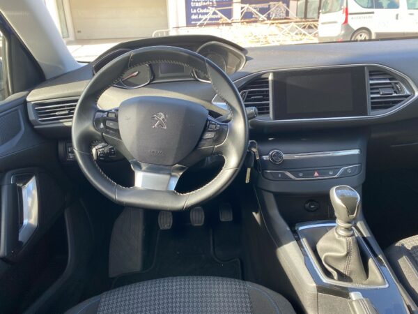 PEUGEOT - 308 5p Style PureTech 130 SS 6 Vel. - Imagen 6
