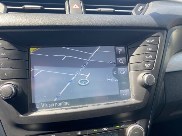 TOYOTA Avensis 2.0 150D ADVANCE - Imagen 9