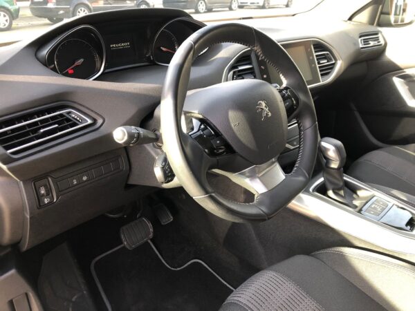 PEUGEOT - 308 SW Allure 1.2 PureTech 96KW 130CV Auto - Imagen 8