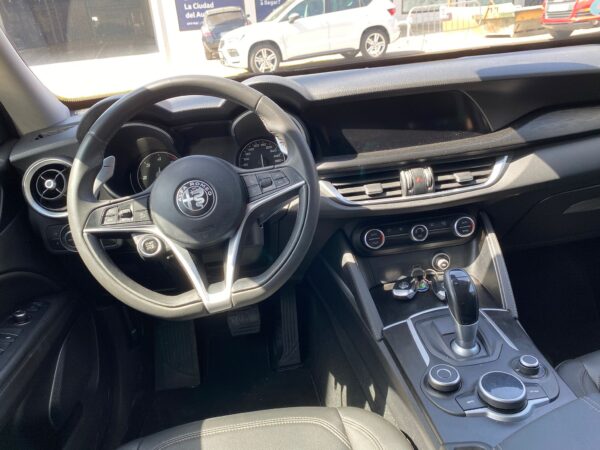 ALFA ROMEO Stelvio 2.2 Diesel 140kW 190CV Executive AWD - Imagen 6