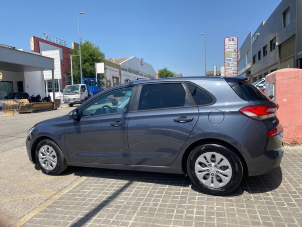 HYUNDAI i30 1.6 CRDi 70kW 95CV Klass - Imagen 3