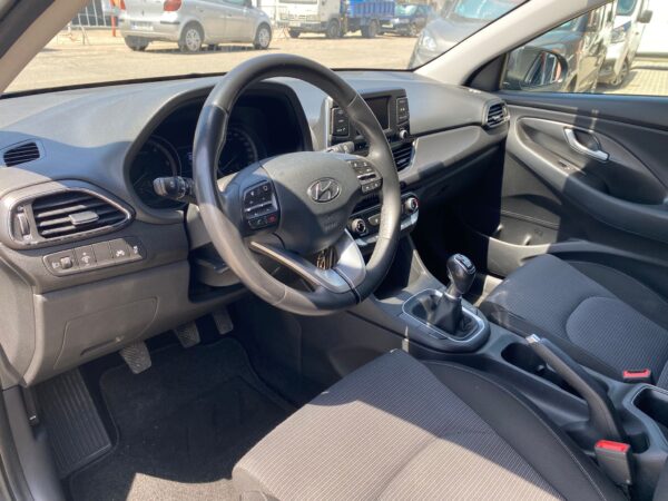 HYUNDAI i30 1.6 CRDi 70kW 95CV Klass - Imagen 7