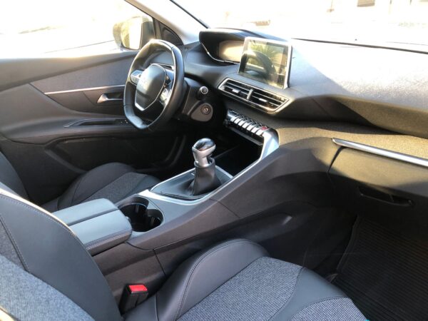 PEUGEOT 3008 1.2 PureTech 96KW 130CV SS Allure - Imagen 11