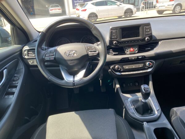 HYUNDAI i30 1.6 CRDi 70kW 95CV Klass - Imagen 6