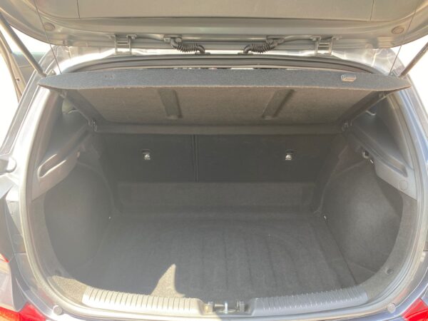 HYUNDAI i30 1.6 CRDi 70kW 95CV Klass - Imagen 10