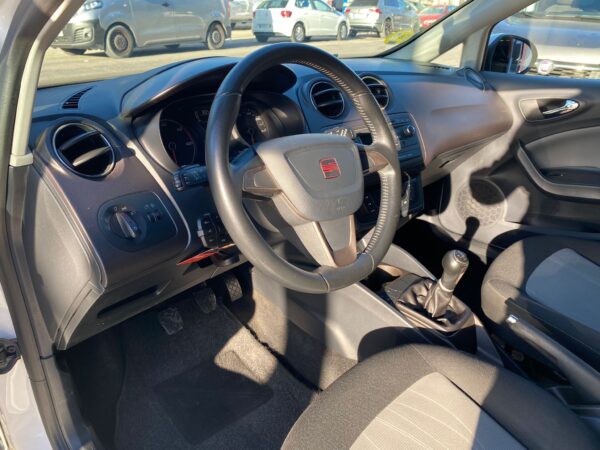 SEAT Ibiza 1.6 TDI 105cv Style - Imagen 7