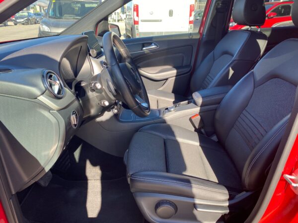 MERCEDES-BENZ Clase B B 180 d Urban - Imagen 8
