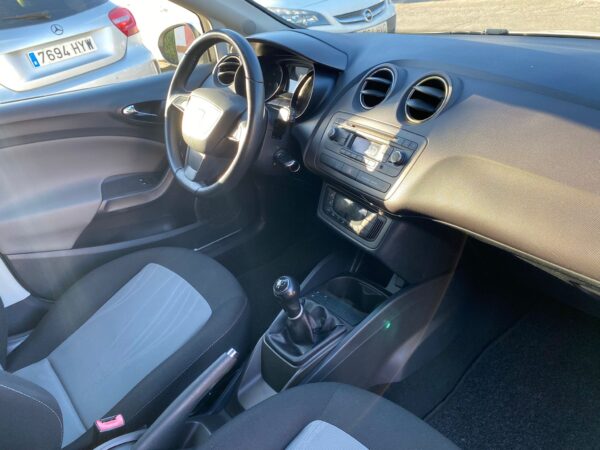 SEAT Ibiza 1.6 TDI 105cv Style - Imagen 8