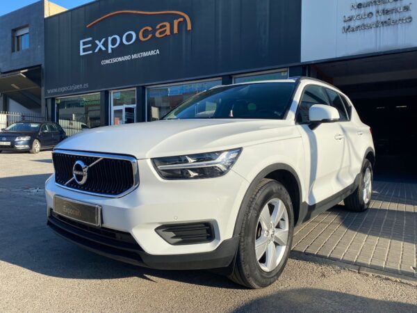 VOLVO XC40 2.0 D3 Momentum Auto - Imagen 2