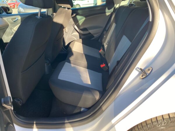 SEAT Ibiza 1.6 TDI 105cv Style - Imagen 9