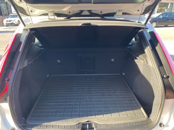 VOLVO XC40 2.0 D3 Momentum Auto - Imagen 13