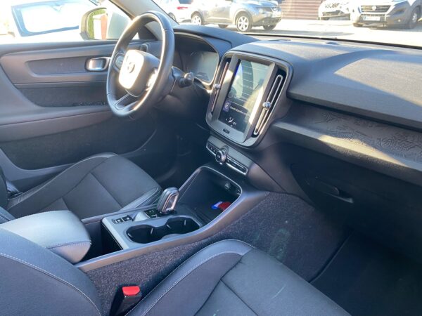 VOLVO XC40 2.0 D3 Momentum Auto - Imagen 11