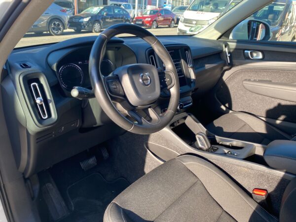 VOLVO XC40 2.0 D3 Momentum Auto - Imagen 8