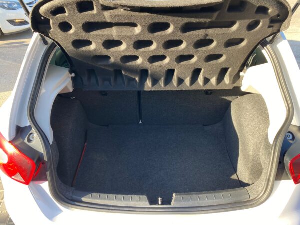 SEAT Ibiza 1.6 TDI 105cv Style - Imagen 10