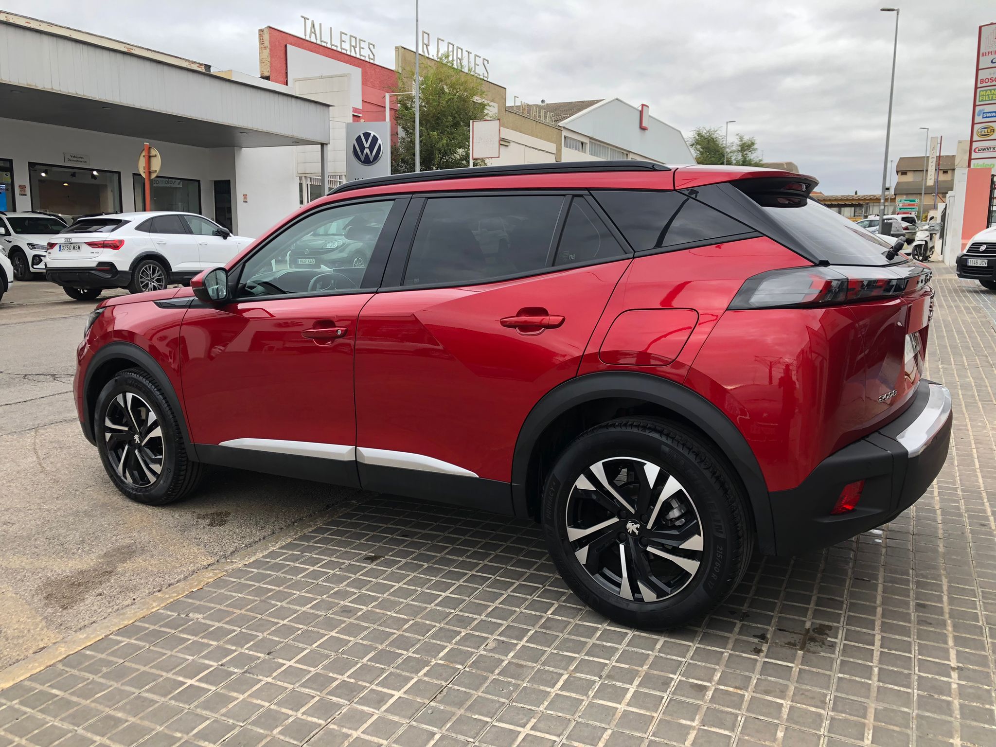 PEUGEOT 2008 Allure BlueHDI 130 SS EAT8 - Imagen 3