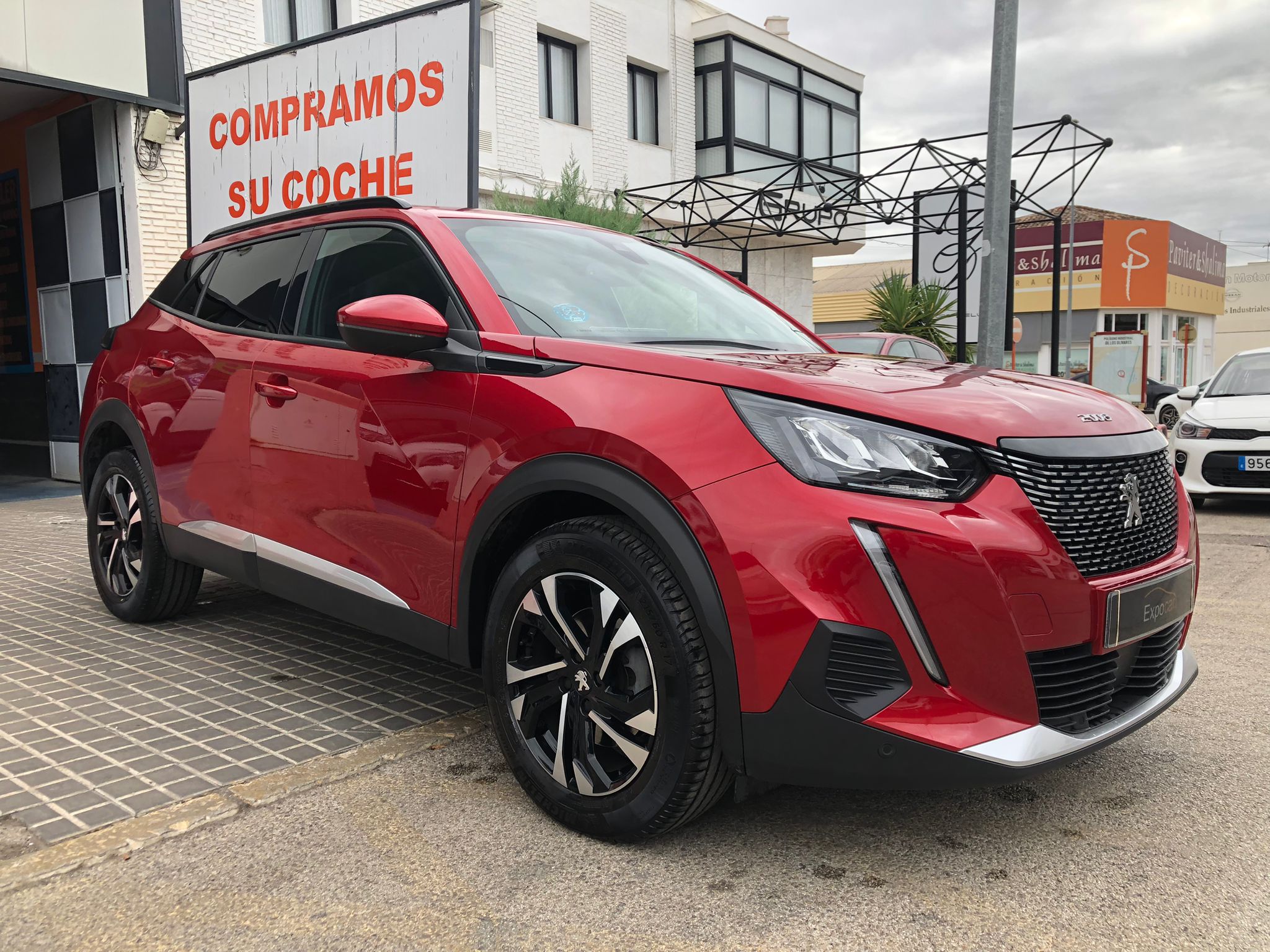 PEUGEOT 2008 Allure BlueHDI 130 SS EAT8 - Imagen 5