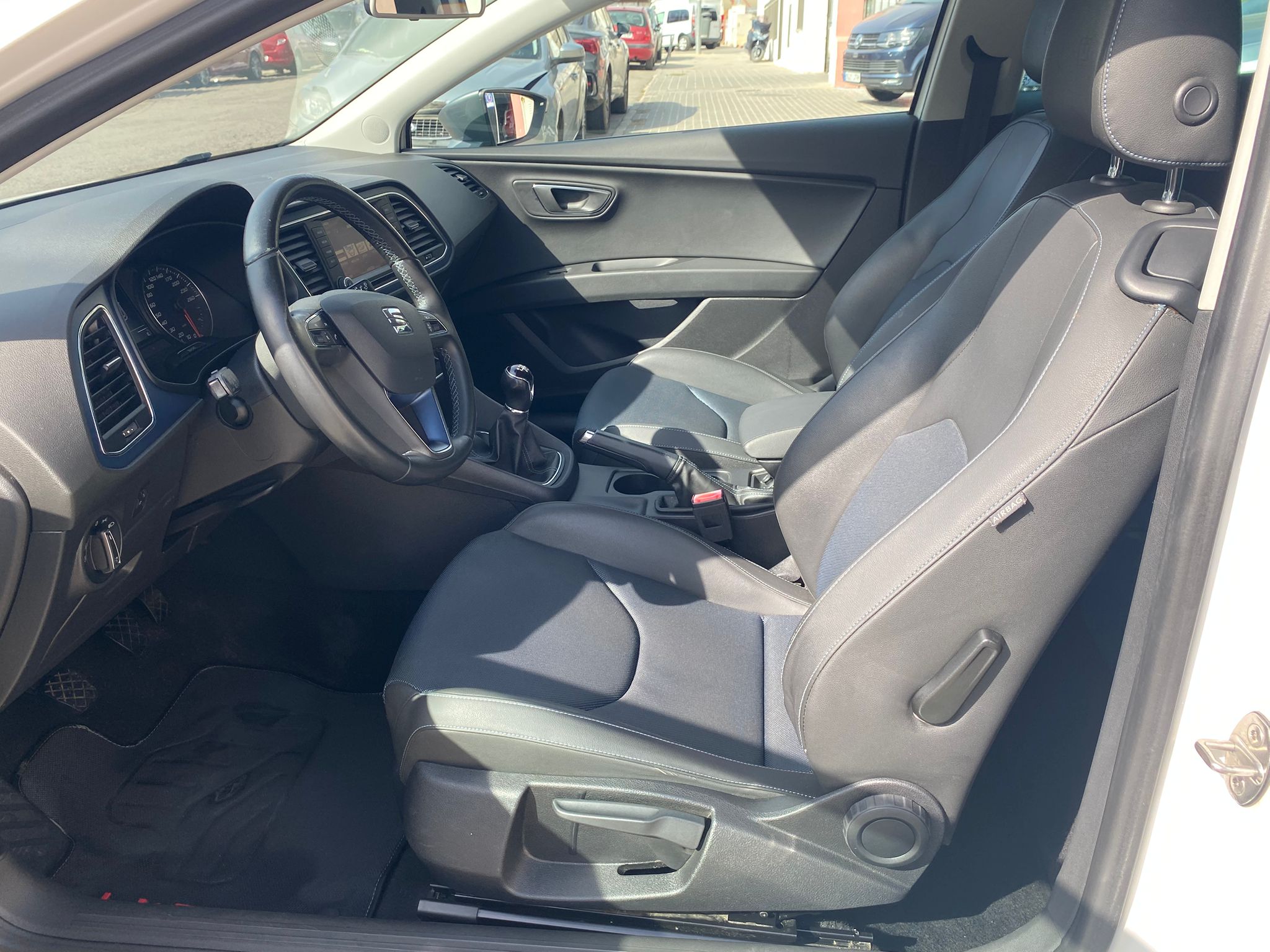 SEAT León 1.4 TSI 125cv StSp Style Connect - Imagen 6