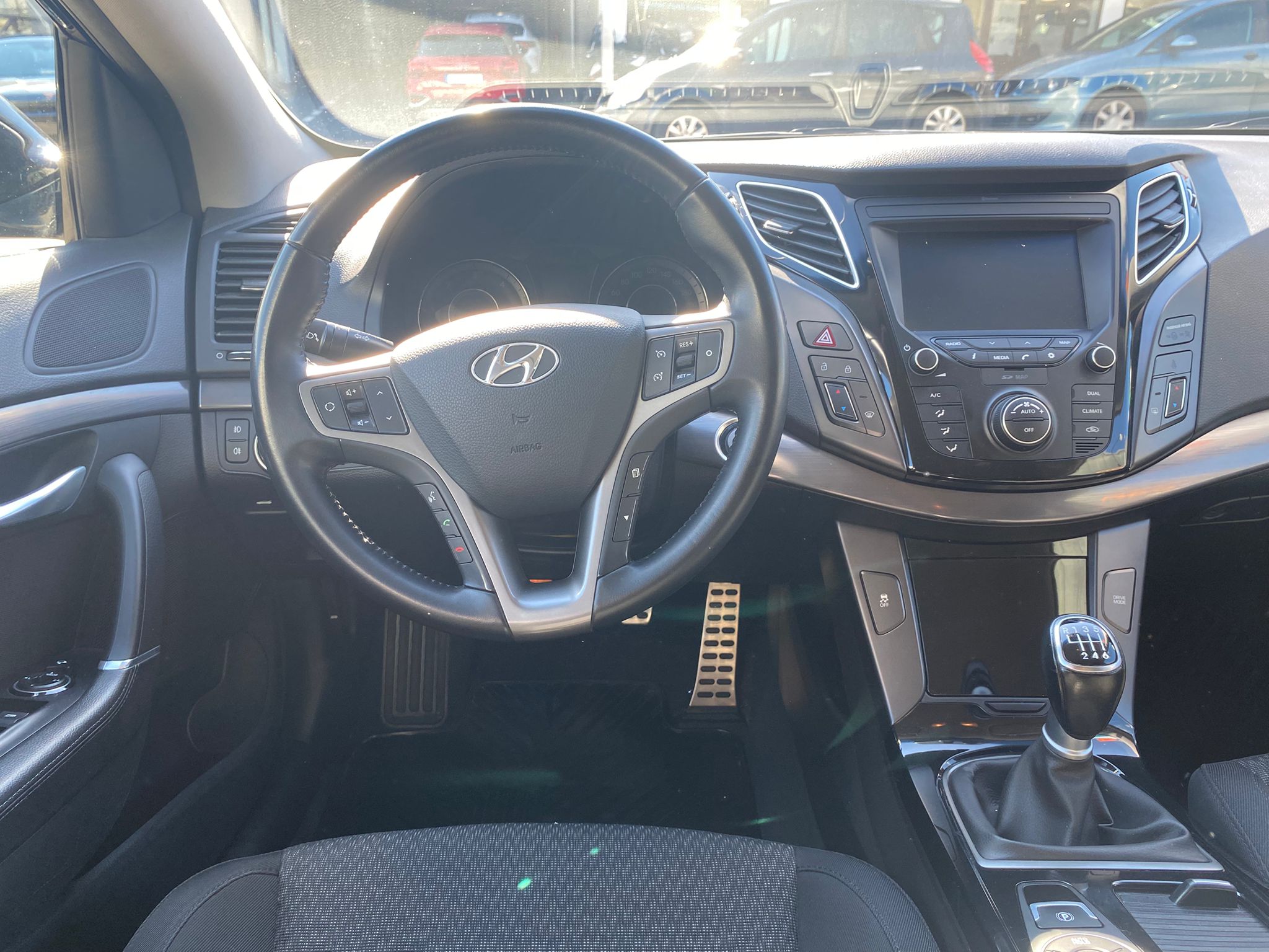 HYUNDAI i40 1.7 CRDi 85kW 115CV BlueDrive Tecno - Imagen 6
