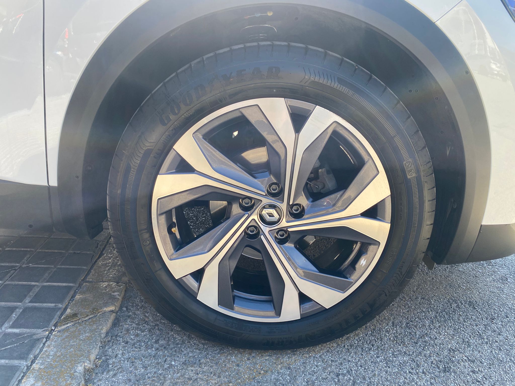 RENAULT Captur RS Line TCe 160 EDC - Imagen 21