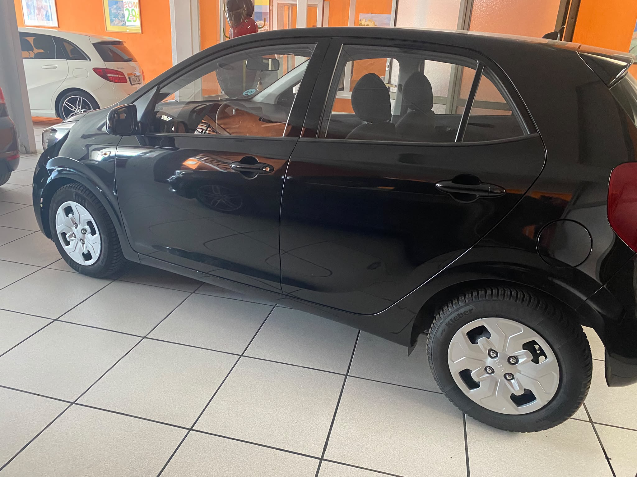 KIA Picanto 1.0 CVVT 49kW Concept Pack Comfort - Imagen 3
