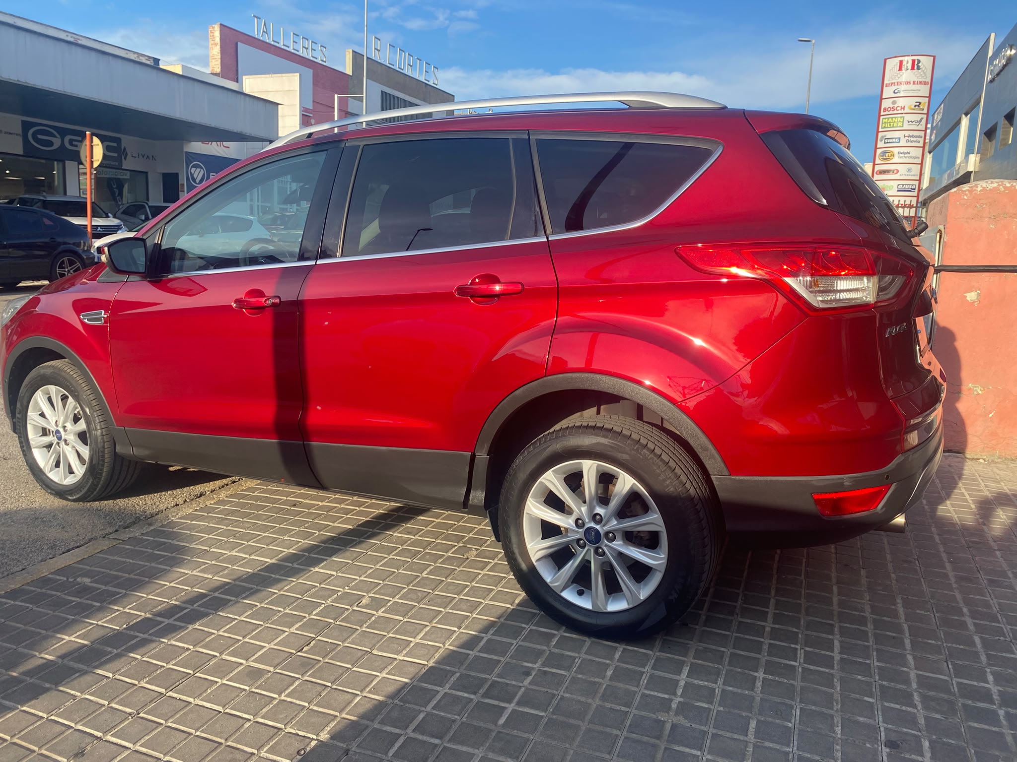 FORD Kuga 2.0 TDCi 120 4x2 Titanium - Imagen 3